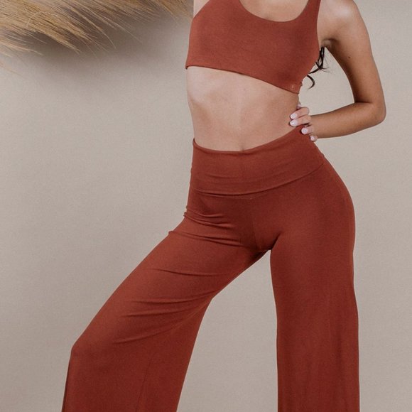 Indigo Luna LAYLA FLARES SPICE Yoga Set in Spice - Picture 7 of 9